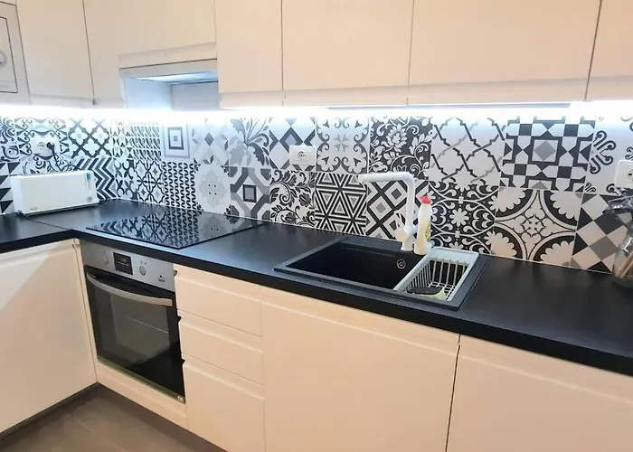 Comfortable Big Apartment-san Pietro Resort, Lalez, *